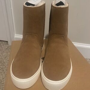 Ugg Winter Short Boot